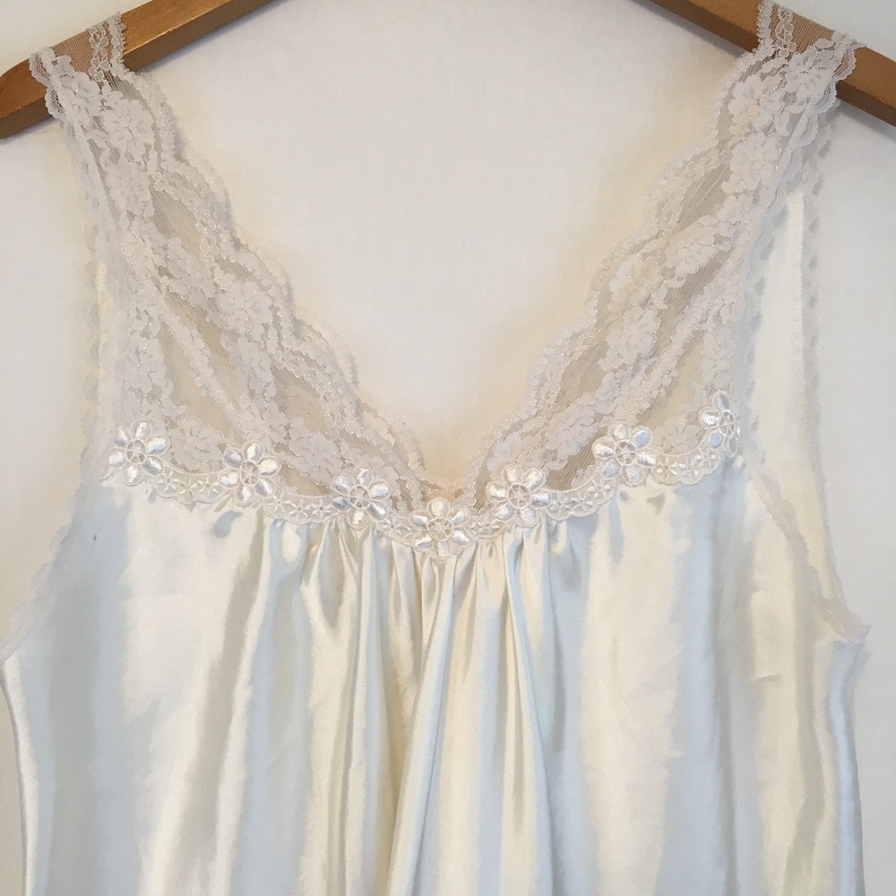 SOLD Vintage Dior White Satin Floral Nightgown L - Picture 2 of 8